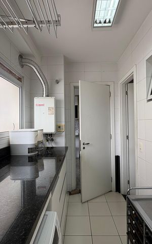 Casa à venda com 167m², 3 quartos e 3 vagas Casa à venda com 167m², 3 quartos e 3 vagasLavanderia
