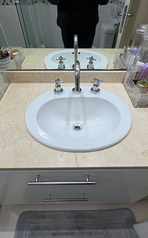 Casa à venda com 167m², 3 quartos e 3 vagas Casa à venda com 167m², 3 quartos e 3 vagasBanheiro da suíte 3