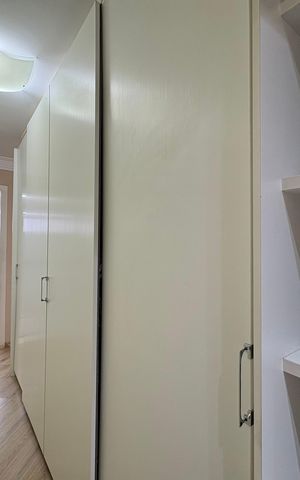 Casa à venda com 167m², 3 quartos e 3 vagas Casa à venda com 167m², 3 quartos e 3 vagasCloset da suíte 3