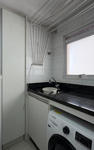 Casa à venda com 167m², 3 quartos e 3 vagas Casa à venda com 167m², 3 quartos e 3 vagasLavanderia