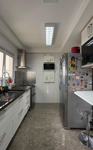Casa à venda com 167m², 3 quartos e 3 vagas Casa à venda com 167m², 3 quartos e 3 vagasCozinha