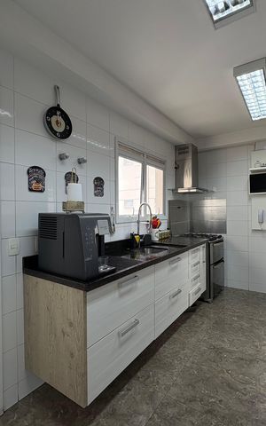 Casa à venda com 167m², 3 quartos e 3 vagas Casa à venda com 167m², 3 quartos e 3 vagasCozinha