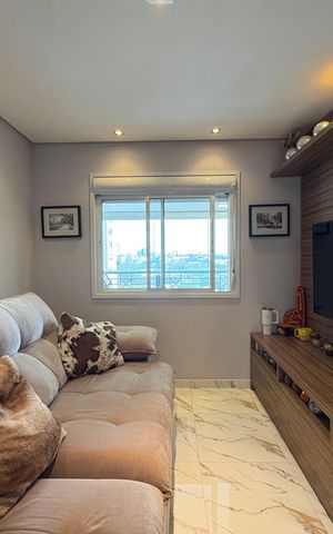 Casa à venda com 167m², 3 quartos e 3 vagas Casa à venda com 167m², 3 quartos e 3 vagasSala de TV