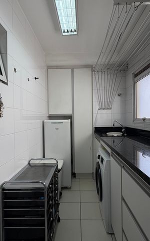 Casa à venda com 167m², 3 quartos e 3 vagas Casa à venda com 167m², 3 quartos e 3 vagasLavanderia