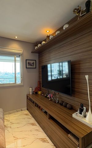 Casa à venda com 167m², 3 quartos e 3 vagas Casa à venda com 167m², 3 quartos e 3 vagasSala de TV