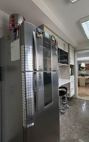 Casa à venda com 167m², 3 quartos e 3 vagas Casa à venda com 167m², 3 quartos e 3 vagasCozinha