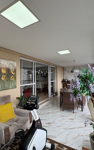 Casa à venda com 167m², 3 quartos e 3 vagas Casa à venda com 167m², 3 quartos e 3 vagasSacada