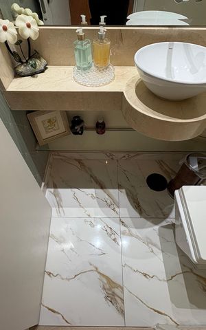Casa à venda com 167m², 3 quartos e 3 vagas Casa à venda com 167m², 3 quartos e 3 vagasLavabo