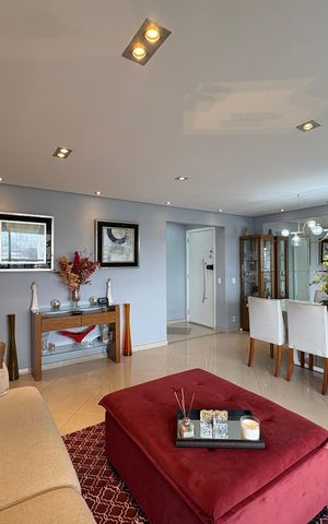 Casa à venda com 167m², 3 quartos e 3 vagas Casa à venda com 167m², 3 quartos e 3 vagasSala