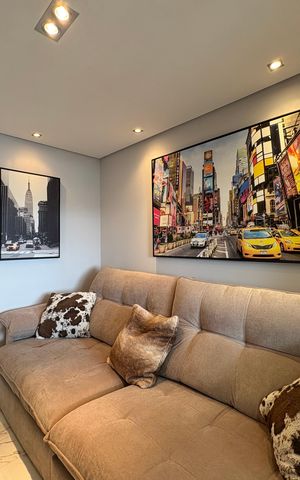 Casa à venda com 167m², 3 quartos e 3 vagas Casa à venda com 167m², 3 quartos e 3 vagasSala de TV
