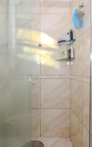 Casa à venda com 120m², 3 quartos e 3 vagas Casa à venda com 120m², 3 quartos e 3 vagasBanheiro da Suíte
