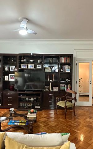 Apartamento à venda com 280m², 5 quartos e 1 vaga Apartamento à venda com 280m², 5 quartos e 1 vagaSala
