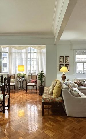 Apartamento à venda com 280m², 5 quartos e 1 vaga Apartamento à venda com 280m², 5 quartos e 1 vagaSala