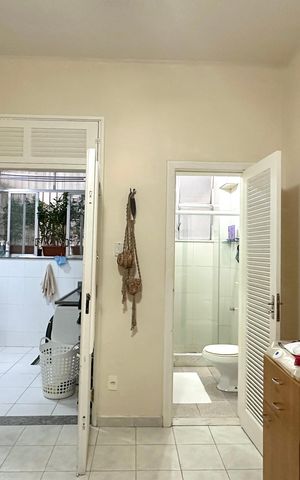 Apartamento à venda com 280m², 5 quartos e 1 vaga Apartamento à venda com 280m², 5 quartos e 1 vagaQuarto de Serviço