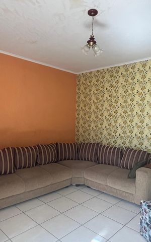 Casa à venda com 260m², 3 quartos e 2 vagas Casa à venda com 260m², 3 quartos e 2 vagasSala