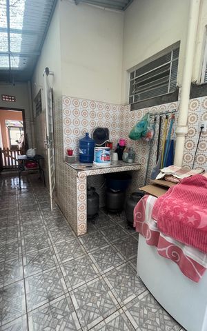 Casa à venda com 260m², 3 quartos e 2 vagas Casa à venda com 260m², 3 quartos e 2 vagasÁrea de Serviço