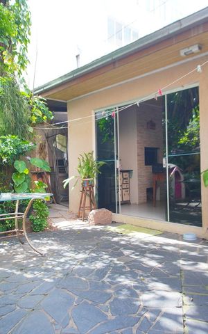 Casa à venda com 300m², 4 quartos e sem vagaQuintal nos Fundos