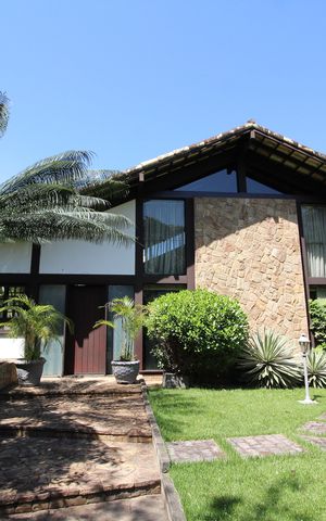 Casa de condomínio à venda com 724m², 4 quartos e 3 vagasFachada