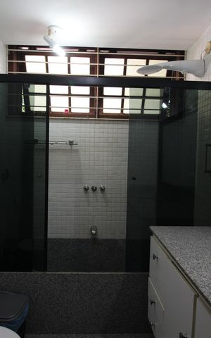 Casa de condomínio à venda com 724m², 4 quartos e 3 vagasBanheiro Social