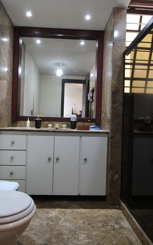 Casa de condomínio à venda com 724m², 4 quartos e 3 vagasBanheiro da Suíte 2