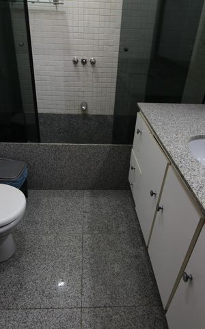 Casa de condomínio à venda com 724m², 4 quartos e 3 vagasBanheiro Social
