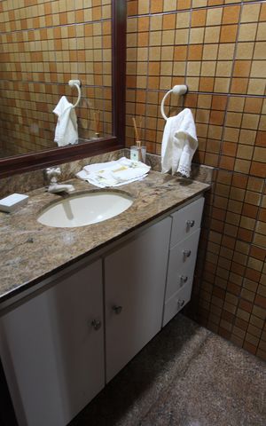 Casa de condomínio à venda com 724m², 4 quartos e 3 vagasLavabo da Sala 1