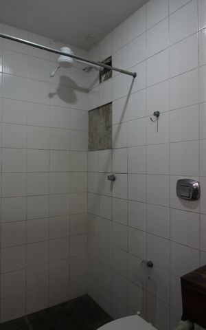 Casa de condomínio à venda com 724m², 4 quartos e 3 vagasBanheiro de Serviço