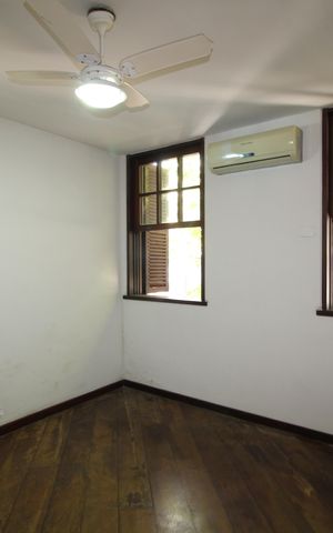 Casa de condomínio à venda com 724m², 4 quartos e 3 vagasQuarto 1