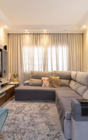 Casa à venda com 156m², 4 quartos e 4 vagas Casa à venda com 156m², 4 quartos e 4 vagasSala