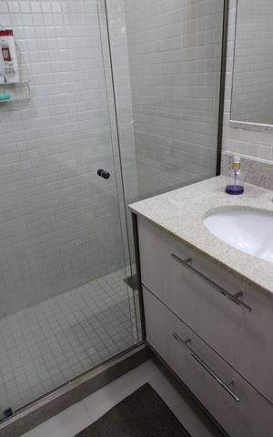 Apartamento à venda com 113m², 3 quartos e 2 vagasQuarto 2 - Banheiro