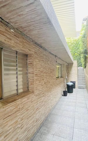 Casa à venda com 125m², 2 quartos e 2 vagas Casa à venda com 125m², 2 quartos e 2 vagasÁrea externa