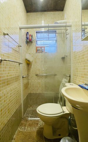 Casa à venda com 125m², 2 quartos e 2 vagas Casa à venda com 125m², 2 quartos e 2 vagasBanheiro Social