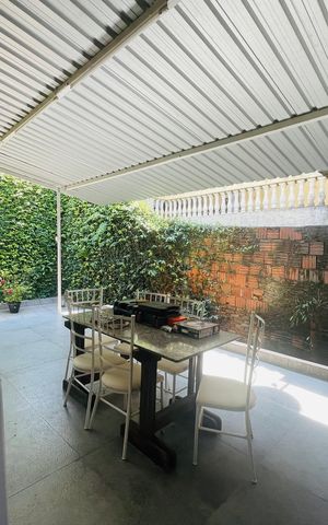 Casa à venda com 125m², 2 quartos e 2 vagas Casa à venda com 125m², 2 quartos e 2 vagasQuintal