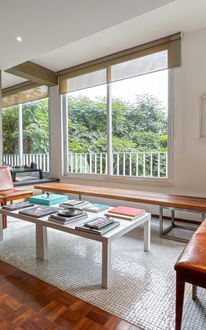 Apartamento à venda com 242m², 3 quartos e 2 vagas Apartamento à venda com 242m², 3 quartos e 2 vagasSala