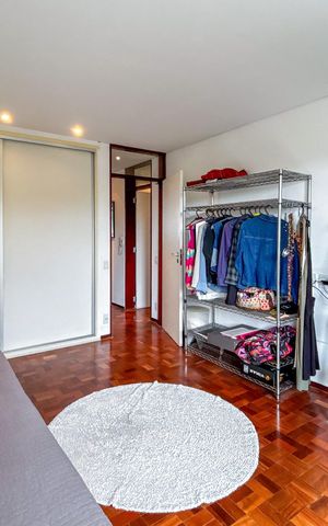 Apartamento à venda com 242m², 3 quartos e 2 vagas Apartamento à venda com 242m², 3 quartos e 2 vagasQuarto