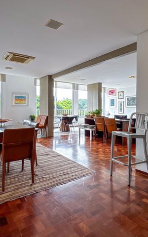 Apartamento à venda com 242m², 3 quartos e 2 vagas Apartamento à venda com 242m², 3 quartos e 2 vagasSala