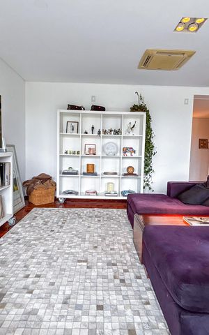 Apartamento à venda com 242m², 3 quartos e 2 vagas Apartamento à venda com 242m², 3 quartos e 2 vagasSala