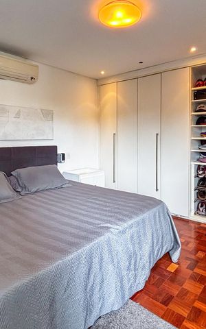 Apartamento à venda com 242m², 3 quartos e 2 vagas Apartamento à venda com 242m², 3 quartos e 2 vagasSuíte 2
