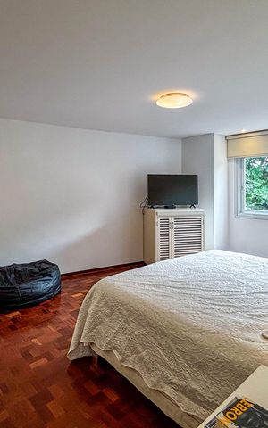 Apartamento à venda com 242m², 3 quartos e 2 vagas Apartamento à venda com 242m², 3 quartos e 2 vagasSuíte