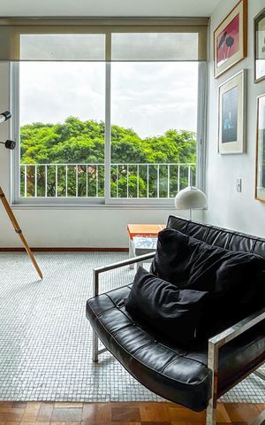 Apartamento à venda com 242m², 3 quartos e 2 vagas Apartamento à venda com 242m², 3 quartos e 2 vagasSala