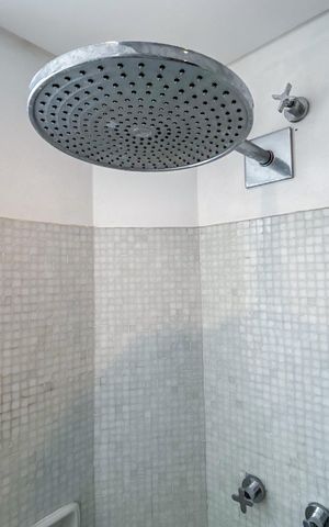 Apartamento à venda com 242m², 3 quartos e 2 vagas Apartamento à venda com 242m², 3 quartos e 2 vagasBanheiro da Suíte 2