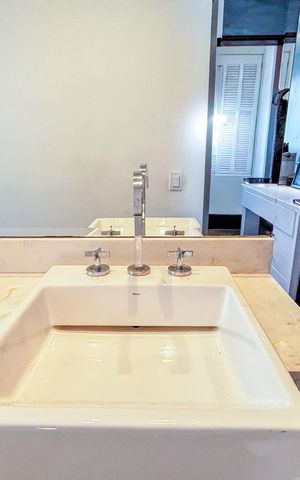 Apartamento à venda com 242m², 3 quartos e 2 vagas Apartamento à venda com 242m², 3 quartos e 2 vagasBanheiro da Suíte 2