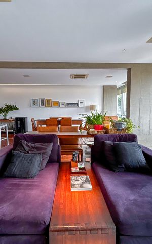 Apartamento à venda com 242m², 3 quartos e 2 vagas Apartamento à venda com 242m², 3 quartos e 2 vagasSala
