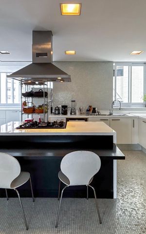 Apartamento à venda com 242m², 3 quartos e 2 vagas Apartamento à venda com 242m², 3 quartos e 2 vagasCozinha