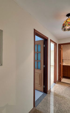 Apartamento à venda com 263m², 4 quartos e 3 vagas Apartamento à venda com 263m², 4 quartos e 3 vagasCorredor