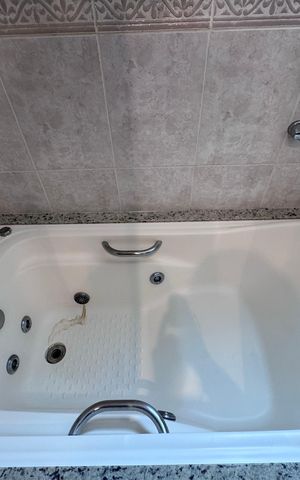 Apartamento à venda com 263m², 4 quartos e 3 vagas Apartamento à venda com 263m², 4 quartos e 3 vagasBanheiro da Suíte 2