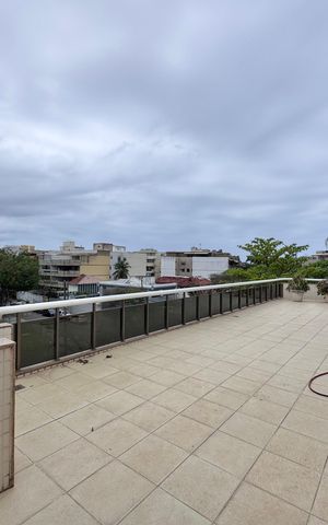 Apartamento à venda com 263m², 4 quartos e 3 vagas Apartamento à venda com 263m², 4 quartos e 3 vagasTerraço