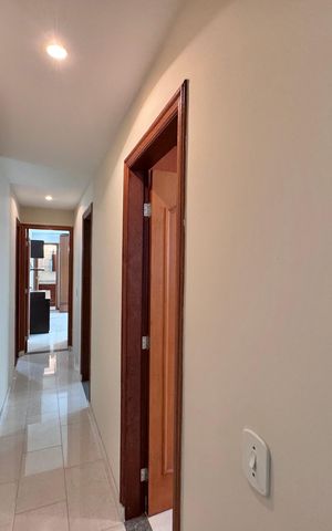 Apartamento à venda com 263m², 4 quartos e 3 vagas Apartamento à venda com 263m², 4 quartos e 3 vagasCorredor