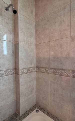 Apartamento à venda com 263m², 4 quartos e 3 vagas Apartamento à venda com 263m², 4 quartos e 3 vagasBanheiro da Suíte 2