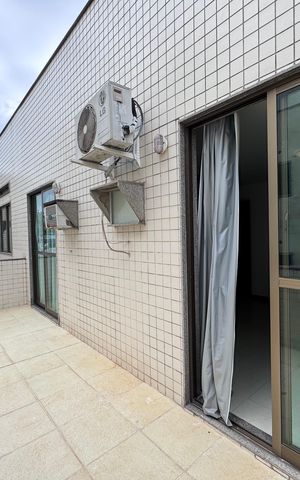 Apartamento à venda com 263m², 4 quartos e 3 vagas Apartamento à venda com 263m², 4 quartos e 3 vagasVaranda da Suíte 1